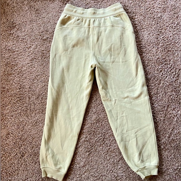 Lululemon Scuba Relaxed High-Rise Jogger - Picture 6 of 7